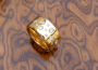 Gelbgold-Ring mit Brillanten in Formation Hasard 
