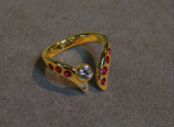 Gelbgold-Ring mit Rubinen und Brillanten